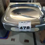 LOTE 478 - 01 BEBEDOURO DE COLUNA EM INOX MARCA IBBL. (NO ESTADO) ATENÇÃO! FAZER A VISITAÇÃO ANTES DE ARREMATAR, NÃO SABEMOS SE FUNCIONA. LEILÃO NÃO TEM GARANTIA E NEM DEVOLUÇÃO, SUJEITO A POSSÍVEIS AVARIAS VISÍVEIS/OCULTAS E/OU AUSÊNCIA DE COMPONENTES.