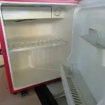 LOTE 341 - 01 FRIGOBAR SAMSUNG RETRO 110V. (NO ESTADO) ATENÇÃO! FAZER A VISITAÇÃO ANTES DE ARREMATAR, NÃO SABEMOS SE FUNCIONA. LEILÃO NÃO TEM GARANTIA E NEM DEVOLUÇÃO, SUJEITO A POSSÍVEIS AVARIAS VISÍVEIS/OCULTAS E/OU AUSÊNCIA DE COMPONENTES.
