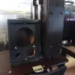 LOTE 546 - 01 MESINHA PARA PC, 01 CADEIRA DE ESCRITÓRIO COM BASE GIRATÓRIA, 01 MALA COM RODINHAS E 01 CAIXA DE SOM COM AVARIAS. (NO ESTADO) ATENÇÃO! FAZER A VISITAÇÃO ANTES DE ARREMATAR, NÃO SABEMOS SE FUNCIONA. LEILÃO NÃO TEM GARANTIA E NEM DEVOLUÇÃO, SUJEITO A POSSÍVEIS AVARIAS VISÍVEIS/OCULTAS E/OU AUSÊNCIA DE COMPONENTES.