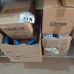 LOTE 318 - 01 LOTE COM VÁRIAS LÂMPADAS REDONDAS FLUORESCENTES E REATORES MARCAS E MODELOS DIVERSOS. (NO ESTADO) ATENÇÃO! FAZER A VISITAÇÃO ANTES DE ARREMATAR, NÃO SABEMOS SE FUNCIONA. LEILÃO NÃO TEM GARANTIA E NEM DEVOLUÇÃO, SUJEITO A POSSÍVEIS AVARIAS VISÍVEIS/OCULTAS E/OU AUSÊNCIA DE COMPONENTES.