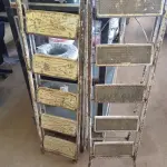 LOTE 549 - 02 ESCADAS DE METAL. (NO ESTADO) ATENÇÃO! FAZER A VISITAÇÃO ANTES DE ARREMATAR, NÃO SABEMOS SE FUNCIONA. LEILÃO NÃO TEM GARANTIA E NEM DEVOLUÇÃO, SUJEITO A POSSÍVEIS AVARIAS VISÍVEIS/OCULTAS E/OU AUSÊNCIA DE COMPONENTES.