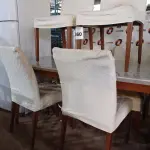 LOTE 460 - 01 MESA EM MADEIRA COM TAMPO OFF WHITE E 06 CADEIRAS ESTOFADAS. (NO ESTADO) ATENÇÃO! FAZER A VISITAÇÃO ANTES DE ARREMATAR, NÃO SABEMOS SE FUNCIONA. LEILÃO NÃO TEM GARANTIA E NEM DEVOLUÇÃO, SUJEITO A POSSÍVEIS AVARIAS VISÍVEIS/OCULTAS E/OU AUSÊNCIA DE COMPONENTES.
