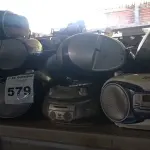 LOTE 579 - 01 LOTE COM VÁRIOS APARELHOS DE SOM MARCAS E MODELOS DIVERSOS. (NO ESTADO) ATENÇÃO! FAZER A VISITAÇÃO ANTES DE ARREMATAR, NÃO SABEMOS SE FUNCIONA. LEILÃO NÃO TEM GARANTIA E NEM DEVOLUÇÃO, SUJEITO A POSSÍVEIS AVARIAS VISÍVEIS/OCULTAS E/OU AUSÊNCIA DE COMPONENTES.