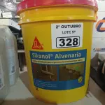 LOTE 328 - 01 BALDE DE SIKANOL ALVENARIA, ADITIVO PLASTIFICANTE PARA ARGAMASSA DE ASSENTAMENTO E REBOCO. (NO ESTADO) ATENÇÃO! FAZER A VISITAÇÃO ANTES DE ARREMATAR, NÃO SABEMOS SE FUNCIONA. LEILÃO NÃO TEM GARANTIA E NEM DEVOLUÇÃO, SUJEITO A POSSÍVEIS AVARIAS VISÍVEIS/OCULTAS E/OU AUSÊNCIA DE COMPONENTES.