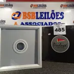 LOTE 485 - 02 LUMINÁRIAS DE EMBUTIR 30X30 PIOLUCE. (NO ESTADO) ATENÇÃO! FAZER A VISITAÇÃO ANTES DE ARREMATAR, NÃO SABEMOS SE FUNCIONA. LEILÃO NÃO TEM GARANTIA E NEM DEVOLUÇÃO, SUJEITO A POSSÍVEIS AVARIAS VISÍVEIS/OCULTAS E/OU AUSÊNCIA DE COMPONENTES.