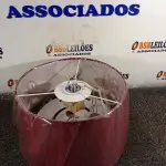 LOTE 523 - 01 PENDENTE SÃO PAULO 3XE27 VINHO. (NO ESTADO) ATENÇÃO! FAZER A VISITAÇÃO ANTES DE ARREMATAR, NÃO SABEMOS SE FUNCIONA. LEILÃO NÃO TEM GARANTIA E NEM DEVOLUÇÃO, SUJEITO A POSSÍVEIS AVARIAS VISÍVEIS/OCULTAS E/OU AUSÊNCIA DE COMPONENTES.