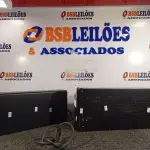 LOTE 560 - 01 NOBREAK SMS 12V 700VA E 01 NOBREAK NHS 24V 1400VA COM SAÍDA 220V. (NO ESTADO) ATENÇÃO! FAZER A VISITAÇÃO ANTES DE ARREMATAR, NÃO SABEMOS SE FUNCIONA. LEILÃO NÃO TEM GARANTIA E NEM DEVOLUÇÃO, SUJEITO A POSSÍVEIS AVARIAS VISÍVEIS/OCULTAS E/OU AUSÊNCIA DE COMPONENTES.