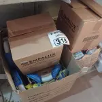 LOTE 318 - 01 LOTE COM VÁRIAS LÂMPADAS REDONDAS FLUORESCENTES E REATORES MARCAS E MODELOS DIVERSOS. (NO ESTADO) ATENÇÃO! FAZER A VISITAÇÃO ANTES DE ARREMATAR, NÃO SABEMOS SE FUNCIONA. LEILÃO NÃO TEM GARANTIA E NEM DEVOLUÇÃO, SUJEITO A POSSÍVEIS AVARIAS VISÍVEIS/OCULTAS E/OU AUSÊNCIA DE COMPONENTES.