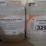 LOTE 329 - 20 LITROS DE SABONETE DE ESPUMA ANTISSÉPTICO. (NO ESTADO) ATENÇÃO! FAZER A VISITAÇÃO ANTES DE ARREMATAR, NÃO SABEMOS SE FUNCIONA. LEILÃO NÃO TEM GARANTIA E NEM DEVOLUÇÃO, SUJEITO A POSSÍVEIS AVARIAS VISÍVEIS/OCULTAS E/OU AUSÊNCIA DE COMPONENTES.