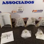 LOTE 311 - 04 ARANDELAS. (NO ESTADO) ATENÇÃO! FAZER A VISITAÇÃO ANTES DE ARREMATAR, NÃO SABEMOS SE FUNCIONA. LEILÃO NÃO TEM GARANTIA E NEM DEVOLUÇÃO, SUJEITO A POSSÍVEIS AVARIAS VISÍVEIS/OCULTAS E/OU AUSÊNCIA DE COMPONENTES.