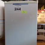 LOTE 244 - 01 FREEZER VERTICAL MARCA CÔNSUL 220V. (NO ESTADO) ATENÇÃO! FAZER A VISITAÇÃO ANTES DE ARREMATAR, NÃO SABEMOS SE FUNCIONA. LEILÃO NÃO TEM GARANTIA E NEM DEVOLUÇÃO, SUJEITO A POSSÍVEIS AVARIAS VISÍVEIS/OCULTAS E/OU AUSÊNCIA DE COMPONENTES.