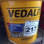 LOTE 217 - 01 BALDE DE VEDALIT, ADITIVO PLASTIFICANTE CONCENTRADO PARA ARGAMASSAS DE ASSENTAMENTO E REBOCO CONVENCIONAL 18L. (NO ESTADO) ATENÇÃO! FAZER A VISITAÇÃO ANTES DE ARREMATAR, NÃO SABEMOS SE FUNCIONA. LEILÃO NÃO TEM GARANTIA E NEM DEVOLUÇÃO, SUJEITO A POSSÍVEIS AVARIAS VISÍVEIS/OCULTAS E/OU AUSÊNCIA DE COMPONENTES.