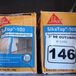 LOTE 146 - 04 CAIXAS DE SIKA TOP-100, REVESTIMENTO IMPERMEABILIZANTE SEMI-FLEXIVEL 4KG. (NO ESTADO) ATENÇÃO! FAZER A VISITAÇÃO ANTES DE ARREMATAR, NÃO SABEMOS SE FUNCIONA. LEILÃO NÃO TEM GARANTIA E NEM DEVOLUÇÃO, SUJEITO A POSSÍVEIS AVARIAS VISÍVEIS/OCULTAS E/OU AUSÊNCIA DE COMPONENTES.