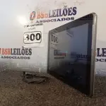 LOTE 300 - 01 TABLET SAMSUNG COM CABO. (NO ESTADO) ATENÇÃO! FAZER A VISITAÇÃO ANTES DE ARREMATAR, NÃO SABEMOS SE FUNCIONA. LEILÃO NÃO TEM GARANTIA E NEM DEVOLUÇÃO, SUJEITO A POSSÍVEIS AVARIAS VISÍVEIS/OCULTAS E/OU AUSÊNCIA DE COMPONENTES.