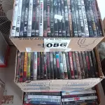 LOTE 086 - 01 LOTE COM GRANDE QUANTIDADE DE DVD’S TÍTULOS DIVERSOS. (NO ESTADO) ATENÇÃO! FAZER A VISITAÇÃO ANTES DE ARREMATAR, NÃO SABEMOS SE FUNCIONA. LEILÃO NÃO TEM GARANTIA E NEM DEVOLUÇÃO, SUJEITO A POSSÍVEIS AVARIAS VISÍVEIS/OCULTAS E/OU AUSÊNCIA DE COMPONENTES.