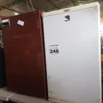LOTE 248 - 02 FRIGOBARES MARCAS E MODELOS DIVERSOS COM AVARIAS. (NO ESTADO) ATENÇÃO! FAZER A VISITAÇÃO ANTES DE ARREMATAR, NÃO SABEMOS SE FUNCIONA. LEILÃO NÃO TEM GARANTIA E NEM DEVOLUÇÃO, SUJEITO A POSSÍVEIS AVARIAS VISÍVEIS/OCULTAS E/OU AUSÊNCIA DE COMPONENTES.