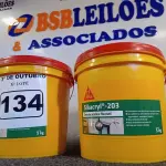 LOTE 134 - 02 GALÕES SIKACRYL-203, SELANTE ACRÍLICO FLEXÍVEL. (NO ESTADO) ATENÇÃO! FAZER A VISITAÇÃO ANTES DE ARREMATAR, NÃO SABEMOS SE FUNCIONA. LEILÃO NÃO TEM GARANTIA E NEM DEVOLUÇÃO, SUJEITO A POSSÍVEIS AVARIAS VISÍVEIS/OCULTAS E/OU AUSÊNCIA DE COMPONENTES.