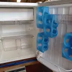 LOTE 068 - 01 FRIGOBAR MARCA CÔNSUL 220V. (NO ESTADO) ATENÇÃO! FAZER A VISITAÇÃO ANTES DE ARREMATAR, NÃO SABEMOS SE FUNCIONA. LEILÃO NÃO TEM GARANTIA E NEM DEVOLUÇÃO, SUJEITO A POSSÍVEIS AVARIAS VISÍVEIS/OCULTAS E/OU AUSÊNCIA DE COMPONENTES.