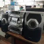 LOTE 266 - 01 APARELHO DE SOM 3X1 MARCA PANASONIC. (NO ESTADO) ATENÇÃO! FAZER A VISITAÇÃO ANTES DE ARREMATAR, NÃO SABEMOS SE FUNCIONA. LEILÃO NÃO TEM GARANTIA E NEM DEVOLUÇÃO, SUJEITO A POSSÍVEIS AVARIAS VISÍVEIS/OCULTAS E/OU AUSÊNCIA DE COMPONENTES.