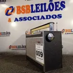 LOTE 009 - 01 RADIO TRANSISTOR MARCA PHILCO. (NO ESTADO) ATENÇÃO! FAZER A VISITAÇÃO ANTES DE ARREMATAR, NÃO SABEMOS SE FUNCIONA. LEILÃO NÃO TEM GARANTIA E NEM DEVOLUÇÃO, SUJEITO A POSSÍVEIS AVARIAS VISÍVEIS/OCULTAS E/OU AUSÊNCIA DE COMPONENTES.