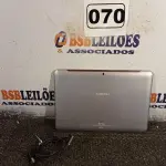 LOTE 070 - 01 TABLET SAMSUNG COM CABO. (NO ESTADO) ATENÇÃO! FAZER A VISITAÇÃO ANTES DE ARREMATAR, NÃO SABEMOS SE FUNCIONA. LEILÃO NÃO TEM GARANTIA E NEM DEVOLUÇÃO, SUJEITO A POSSÍVEIS AVARIAS VISÍVEIS/OCULTAS E/OU AUSÊNCIA DE COMPONENTES.