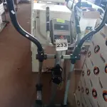 LOTE 233 - 01 APARELHO ELÍPTICO MARCA ATLETIC. (NO ESTADO) ATENÇÃO! FAZER A VISITAÇÃO ANTES DE ARREMATAR, NÃO SABEMOS SE FUNCIONA. LEILÃO NÃO TEM GARANTIA E NEM DEVOLUÇÃO, SUJEITO A POSSÍVEIS AVARIAS VISÍVEIS/OCULTAS E/OU AUSÊNCIA DE COMPONENTES.