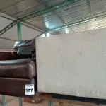 LOTE 177 - 01 POLTRONA E 01 MESA DE CENTRO. (NO ESTADO) ATENÇÃO! FAZER A VISITAÇÃO ANTES DE ARREMATAR, NÃO SABEMOS SE FUNCIONA. LEILÃO NÃO TEM GARANTIA E NEM DEVOLUÇÃO, SUJEITO A POSSÍVEIS AVARIAS VISÍVEIS/OCULTAS E/OU AUSÊNCIA DE COMPONENTES.