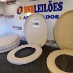 LOTE 198 - 05 ASSENTOS PARA VASO SANITÁRIO. (NO ESTADO) ATENÇÃO! FAZER A VISITAÇÃO ANTES DE ARREMATAR, NÃO SABEMOS SE FUNCIONA. LEILÃO NÃO TEM GARANTIA E NEM DEVOLUÇÃO, SUJEITO A POSSÍVEIS AVARIAS VISÍVEIS/OCULTAS E/OU AUSÊNCIA DE COMPONENTES.