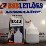 LOTE 033 - 01 LUMINÁRIA USB 60W. (NO ESTADO) ATENÇÃO! FAZER A VISITAÇÃO ANTES DE ARREMATAR, NÃO SABEMOS SE FUNCIONA. LEILÃO NÃO TEM GARANTIA E NEM DEVOLUÇÃO, SUJEITO A POSSÍVEIS AVARIAS VISÍVEIS/OCULTAS E/OU AUSÊNCIA DE COMPONENTES.