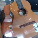 LOTE 219 - 03 VIOLÕES E 01 BERIMBAU COM AVARIAS. (NO ESTADO) ATENÇÃO! FAZER A VISITAÇÃO ANTES DE ARREMATAR, NÃO SABEMOS SE FUNCIONA. LEILÃO NÃO TEM GARANTIA E NEM DEVOLUÇÃO, SUJEITO A POSSÍVEIS AVARIAS VISÍVEIS/OCULTAS E/OU AUSÊNCIA DE COMPONENTES.