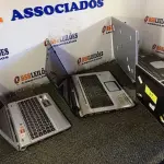 LOTE 112 - 03 NOTEBOOK’S E 01 NETBOOK MARCAS E MODELOS DIVERSOS PARA RETIRADA DE PEÇAS. (NO ESTADO) ATENÇÃO! FAZER A VISITAÇÃO ANTES DE ARREMATAR, NÃO SABEMOS SE FUNCIONA. LEILÃO NÃO TEM GARANTIA E NEM DEVOLUÇÃO, SUJEITO A POSSÍVEIS AVARIAS VISÍVEIS/OCULTAS E/OU AUSÊNCIA DE COMPONENTES.