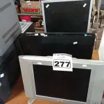 LOTE 277 - 07 MONITORES MARCAS E MODELOS DIVERSOS PARA RETIRADA DE PEÇAS. (NO ESTADO) ATENÇÃO! FAZER A VISITAÇÃO ANTES DE ARREMATAR, NÃO SABEMOS SE FUNCIONA. LEILÃO NÃO TEM GARANTIA E NEM DEVOLUÇÃO, SUJEITO A POSSÍVEIS AVARIAS VISÍVEIS/OCULTAS E/OU AUSÊNCIA DE COMPONENTES.