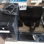 LOTE 257 - 01 CPU, 01 MONITOR, 01 TECLADO E 01 MOUSE. (NO ESTADO) ATENÇÃO! FAZER A VISITAÇÃO ANTES DE ARREMATAR, NÃO SABEMOS SE FUNCIONA. LEILÃO NÃO TEM GARANTIA E NEM DEVOLUÇÃO, SUJEITO A POSSÍVEIS AVARIAS VISÍVEIS/OCULTAS E/OU AUSÊNCIA DE COMPONENTES.