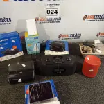 LOTE 024 - 03 CONVERSORES, 01 REPETIDOR DE SINAL, 01 MODEM D’LINK, 01 RADIO RELÓGIO E 02 CAIXINHAS DE SOM BLUETOOTH. (NO ESTADO) ATENÇÃO! FAZER A VISITAÇÃO ANTES DE ARREMATAR, NÃO SABEMOS SE FUNCIONA. LEILÃO NÃO TEM GARANTIA E NEM DEVOLUÇÃO, SUJEITO A POSSÍVEIS AVARIAS VISÍVEIS/OCULTAS E/OU AUSÊNCIA DE COMPONENTES.