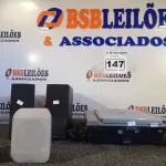 LOTE 147 - 01 APARELHO E VÁRIAS CAIXINHAS DE SOM. (NO ESTADO) ATENÇÃO! FAZER A VISITAÇÃO ANTES DE ARREMATAR, NÃO SABEMOS SE FUNCIONA. LEILÃO NÃO TEM GARANTIA E NEM DEVOLUÇÃO, SUJEITO A POSSÍVEIS AVARIAS VISÍVEIS/OCULTAS E/OU AUSÊNCIA DE COMPONENTES.