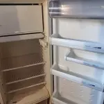 LOTE 242 - 01 GELADEIRA MARCA CÔNSUL 220V. (NO ESTADO) ATENÇÃO! FAZER A VISITAÇÃO ANTES DE ARREMATAR, NÃO SABEMOS SE FUNCIONA. LEILÃO NÃO TEM GARANTIA E NEM DEVOLUÇÃO, SUJEITO A POSSÍVEIS AVARIAS VISÍVEIS/OCULTAS E/OU AUSÊNCIA DE COMPONENTES.