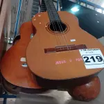 LOTE 219 - 03 VIOLÕES E 01 BERIMBAU COM AVARIAS. (NO ESTADO) ATENÇÃO! FAZER A VISITAÇÃO ANTES DE ARREMATAR, NÃO SABEMOS SE FUNCIONA. LEILÃO NÃO TEM GARANTIA E NEM DEVOLUÇÃO, SUJEITO A POSSÍVEIS AVARIAS VISÍVEIS/OCULTAS E/OU AUSÊNCIA DE COMPONENTES.