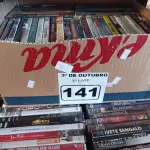 LOTE 141 - 01 LOTE COM GRANDE QUANTIDADE DE DVD’S TÍTULOS DIVERSOS. (NO ESTADO) ATENÇÃO! FAZER A VISITAÇÃO ANTES DE ARREMATAR, NÃO SABEMOS SE FUNCIONA. LEILÃO NÃO TEM GARANTIA E NEM DEVOLUÇÃO, SUJEITO A POSSÍVEIS AVARIAS VISÍVEIS/OCULTAS E/OU AUSÊNCIA DE COMPONENTES.