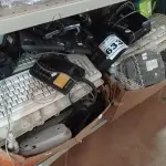 LOTE 633 - 01 LOTE COM VÁRIOS TECLADOS PARA PC E APARELHOS DE TELEFONE MARCAS E MODELOS DIVERSOS. (NO ESTADO) ATENÇÃO! FAZER A VISITAÇÃO ANTES DE ARREMATAR, NÃO SABEMOS SE FUNCIONA. LEILÃO NÃO TEM GARANTIA E NEM DEVOLUÇÃO, SUJEITO A POSSÍVEIS AVARIAS VISÍVEIS/OCULTAS E/OU AUSÊNCIA DE COMPONENTES.