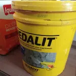 LOTE 272 - 01 BALDE DE VEDALIT, ADITIVO PLASTIFICANTE CONCENTRADO PARA ARGAMASSAS DE ASSENTAMENTO E REBOCO CONVENCIONAL 18L. (NO ESTADO) ATENÇÃO! FAZER A VISITAÇÃO ANTES DE ARREMATAR, NÃO SABEMOS SE FUNCIONA. LEILÃO NÃO TEM GARANTIA E NEM DEVOLUÇÃO, SUJEITO A POSSÍVEIS AVARIAS VISÍVEIS/OCULTAS E/OU AUSÊNCIA DE COMPONENTES.