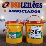 LOTE 287 - 02 BALDES DE SIKACRYL-203, SELANTE ACRÍLICO FLEXÍVEL 5KG. (NO ESTADO) ATENÇÃO! FAZER A VISITAÇÃO ANTES DE ARREMATAR, NÃO SABEMOS SE FUNCIONA. LEILÃO NÃO TEM GARANTIA E NEM DEVOLUÇÃO, SUJEITO A POSSÍVEIS AVARIAS VISÍVEIS/OCULTAS E/OU AUSÊNCIA DE COMPONENTES.
