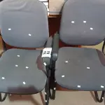 LOTE 222 - 02 CADEIRAS DE ESCRITÓRIO COM BASE FIXAS. (NO ESTADO) ATENÇÃO! FAZER A VISITAÇÃO ANTES DE ARREMATAR, NÃO SABEMOS SE FUNCIONA. LEILÃO NÃO TEM GARANTIA E NEM DEVOLUÇÃO, SUJEITO A POSSÍVEIS AVARIAS VISÍVEIS/OCULTAS E/OU AUSÊNCIA DE COMPONENTES.
