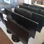 LOTE 104 - 10 MONITORES MARCAS E MODELOS DIVERSOS PARA RETIRADA DE PEÇAS. (NO ESTADO) ATENÇÃO! FAZER A VISITAÇÃO ANTES DE ARREMATAR, NÃO SABEMOS SE FUNCIONA. LEILÃO NÃO TEM GARANTIA E NEM DEVOLUÇÃO, SUJEITO A POSSÍVEIS AVARIAS VISÍVEIS/OCULTAS E/OU AUSÊNCIA DE COMPONENTES.