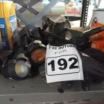 LOTE 192 - 01 LOTE COM VÁRIAS LUMINÁRIAS PARA JARDIN. (NO ESTADO) ATENÇÃO! FAZER A VISITAÇÃO ANTES DE ARREMATAR, NÃO SABEMOS SE FUNCIONA. LEILÃO NÃO TEM GARANTIA E NEM DEVOLUÇÃO, SUJEITO A POSSÍVEIS AVARIAS VISÍVEIS/OCULTAS E/OU AUSÊNCIA DE COMPONENTES.