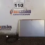 LOTE 110 - 01 TABLET SAMSUNG COM CABO. (NO ESTADO) ATENÇÃO! FAZER A VISITAÇÃO ANTES DE ARREMATAR, NÃO SABEMOS SE FUNCIONA. LEILÃO NÃO TEM GARANTIA E NEM DEVOLUÇÃO, SUJEITO A POSSÍVEIS AVARIAS VISÍVEIS/OCULTAS E/OU AUSÊNCIA DE COMPONENTES.