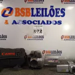LOTE 072 - 02 FILMADORAS E 01 CÂMERA FOTOGRÁFICA DIGITAL MARCAS E MODELOS DIVERSOS. (NO ESTADO) ATENÇÃO! FAZER A VISITAÇÃO ANTES DE ARREMATAR, NÃO SABEMOS SE FUNCIONA. LEILÃO NÃO TEM GARANTIA E NEM DEVOLUÇÃO, SUJEITO A POSSÍVEIS AVARIAS VISÍVEIS/OCULTAS E/OU AUSÊNCIA DE COMPONENTES.