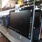 LOTE 253 - 02 COMPUTADORES ALL IN ONE MARCAS E MODELOS DIVERSOS. (NO ESTADO) ATENÇÃO! FAZER A VISITAÇÃO ANTES DE ARREMATAR, NÃO SABEMOS SE FUNCIONA. LEILÃO NÃO TEM GARANTIA E NEM DEVOLUÇÃO, SUJEITO A POSSÍVEIS AVARIAS VISÍVEIS/OCULTAS E/OU AUSÊNCIA DE COMPONENTES.