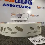 LOTE 626 - 01 LUMINÁRIA DE TETO. (NO ESTADO) ATENÇÃO! FAZER A VISITAÇÃO ANTES DE ARREMATAR, NÃO SABEMOS SE FUNCIONA. LEILÃO NÃO TEM GARANTIA E NEM DEVOLUÇÃO, SUJEITO A POSSÍVEIS AVARIAS VISÍVEIS/OCULTAS E/OU AUSÊNCIA DE COMPONENTES.