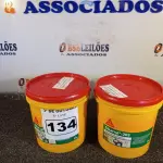 LOTE 134 - 02 GALÕES SIKACRYL-203, SELANTE ACRÍLICO FLEXÍVEL. (NO ESTADO) ATENÇÃO! FAZER A VISITAÇÃO ANTES DE ARREMATAR, NÃO SABEMOS SE FUNCIONA. LEILÃO NÃO TEM GARANTIA E NEM DEVOLUÇÃO, SUJEITO A POSSÍVEIS AVARIAS VISÍVEIS/OCULTAS E/OU AUSÊNCIA DE COMPONENTES.