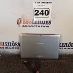 LOTE 240 - 01 TABLET SAMSUNG COM CABO. (NO ESTADO) ATENÇÃO! FAZER A VISITAÇÃO ANTES DE ARREMATAR, NÃO SABEMOS SE FUNCIONA. LEILÃO NÃO TEM GARANTIA E NEM DEVOLUÇÃO, SUJEITO A POSSÍVEIS AVARIAS VISÍVEIS/OCULTAS E/OU AUSÊNCIA DE COMPONENTES.